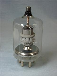 Válvulas pentodo de alta potência com invólucro de vidro - Válvula QB3-300/6155 Philips