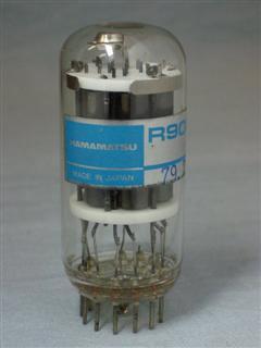 Válvulas Foto Sensíveis e Foto Multiplicadoras - Válvula fotomultiplicadora R906 Hamamatsu