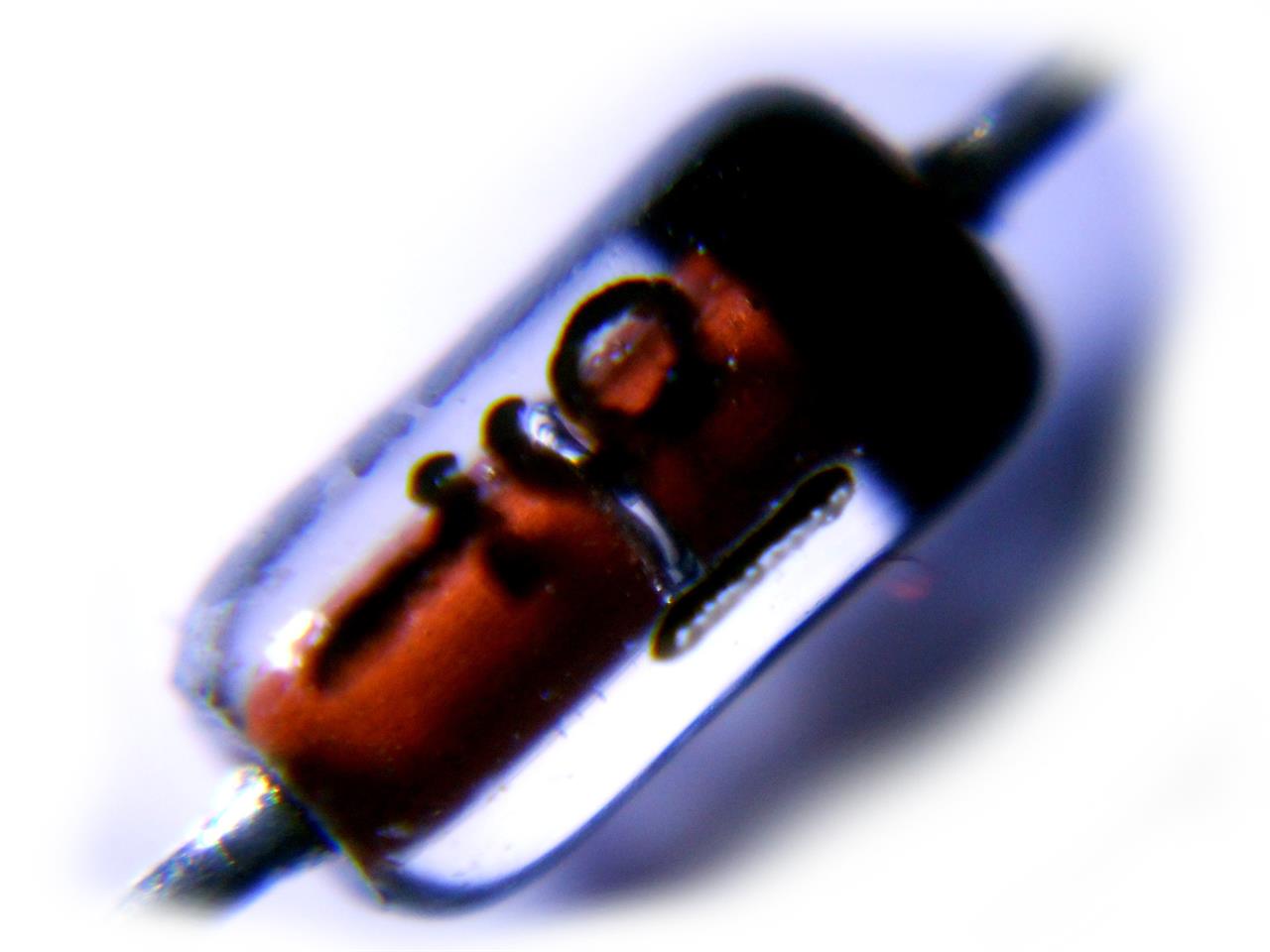 Diodos semicondutores de silício - Diodo 1N914B