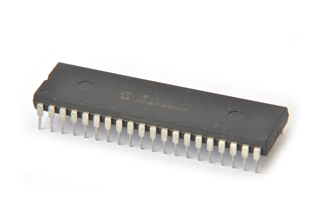 Micro controladores programáveis e programadores - Microcontrolador PIC16F871-I/P