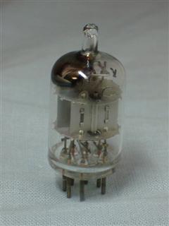 Válvulas diodo duplos detectores de rádio frequência - Válvula XAA91 Miniwatt